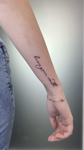 tatoo arm schrift