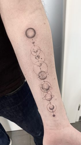 tatoo unterarm Solarsystem fineline tattoo
